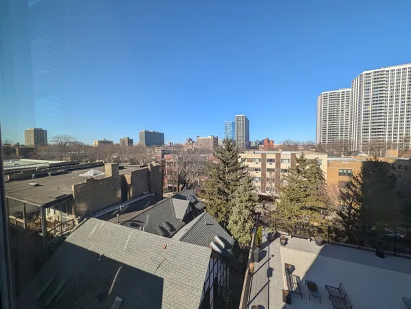 $325,000 | 720 West Gordon Terrace, Unit 6K, Chicago, IL 60613