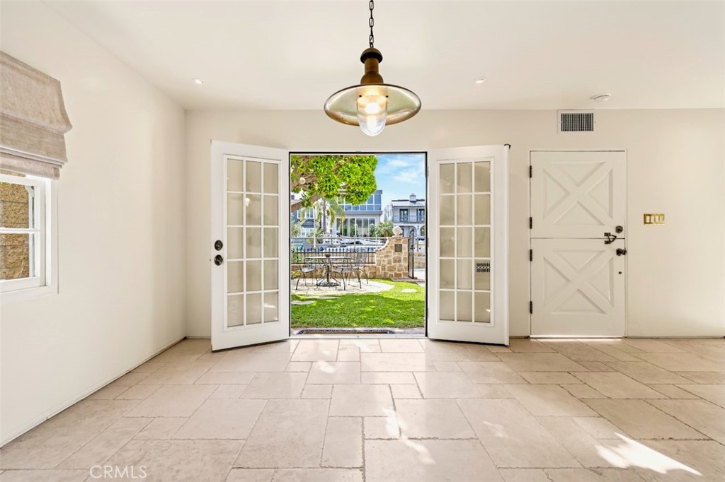 89 Rivo Alto Canal Long Beach, CA 90803 - Photo 14 of 60