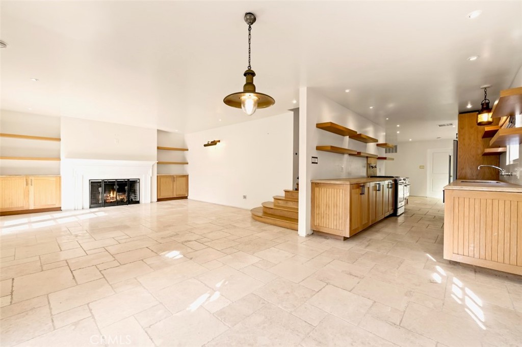 89 Rivo Alto Canal Long Beach, CA 90803 - Photo 17 of 60