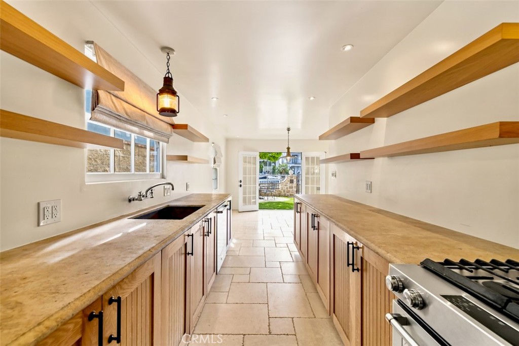 89 Rivo Alto Canal Long Beach, CA 90803 - Photo 19 of 60