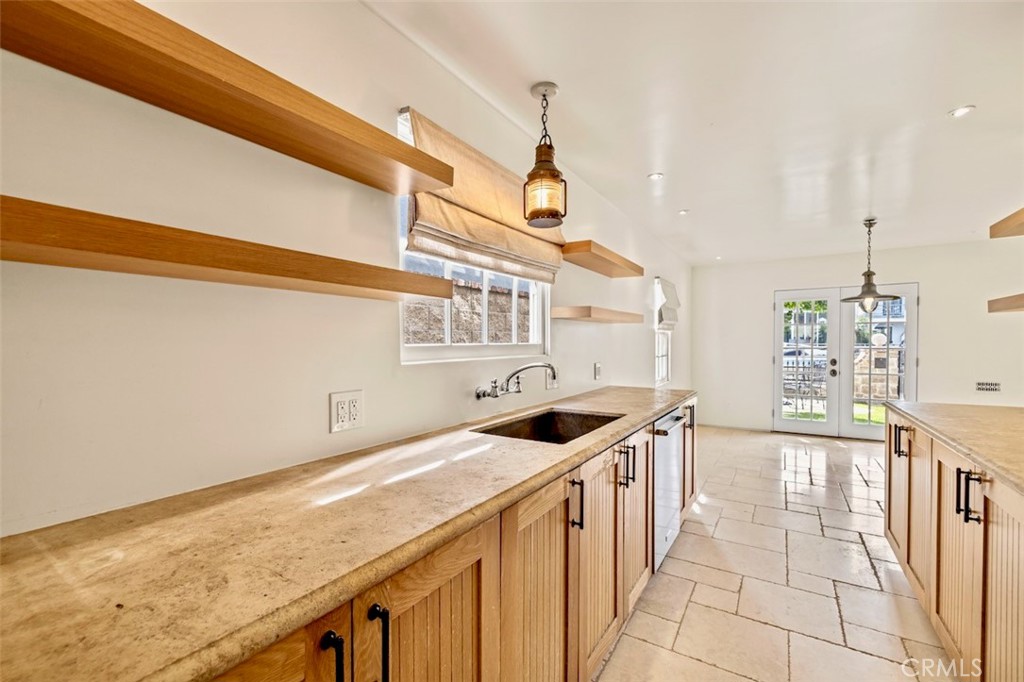 89 Rivo Alto Canal Long Beach, CA 90803 - Photo 20 of 60