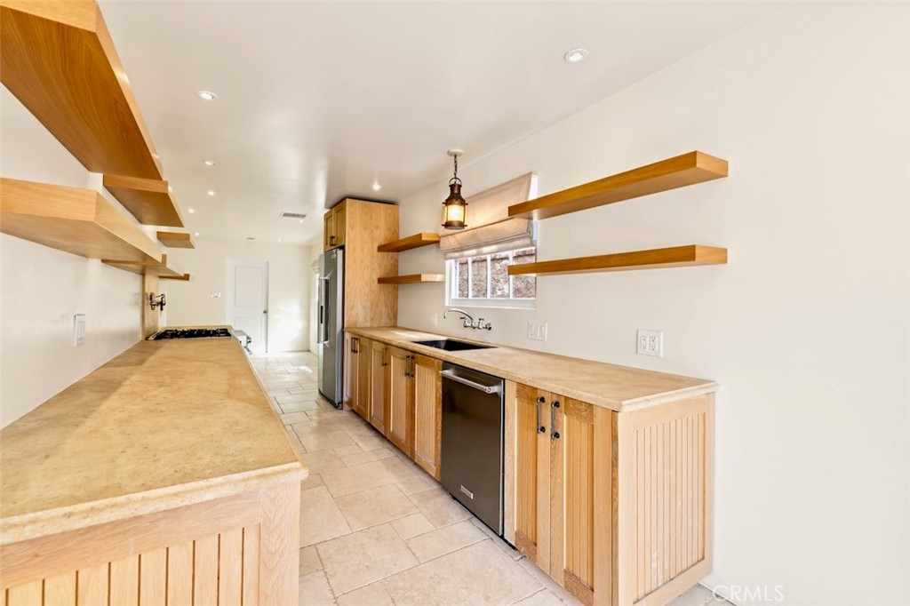 89 Rivo Alto Canal Long Beach, CA 90803 - Photo 22 of 60