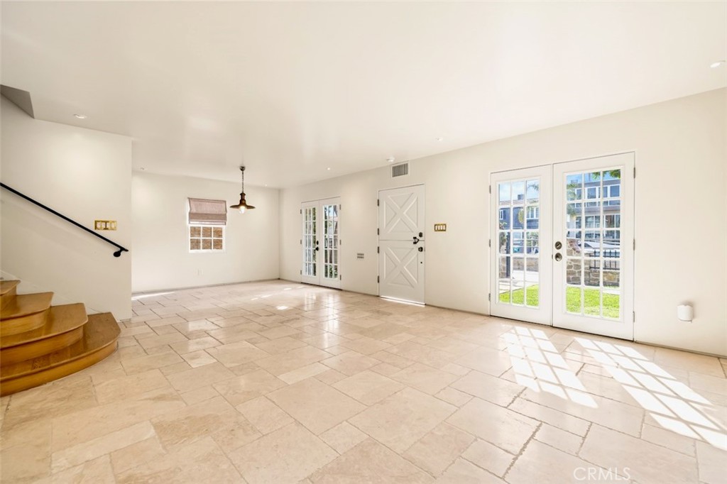 89 Rivo Alto Canal Long Beach, CA 90803 - Photo 10 of 60