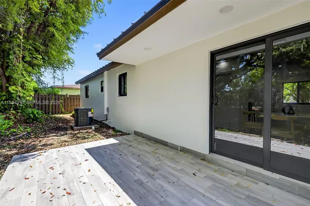 $840,000 | 5711 Southwest 92nd Avenue, Miami, FL 33173