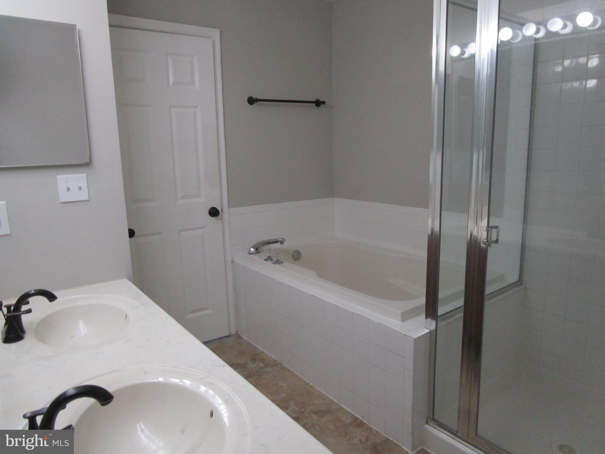 306 Roff Point Drive Odenton, MD 21113 - Photo 23 of 27 Main Bathroom