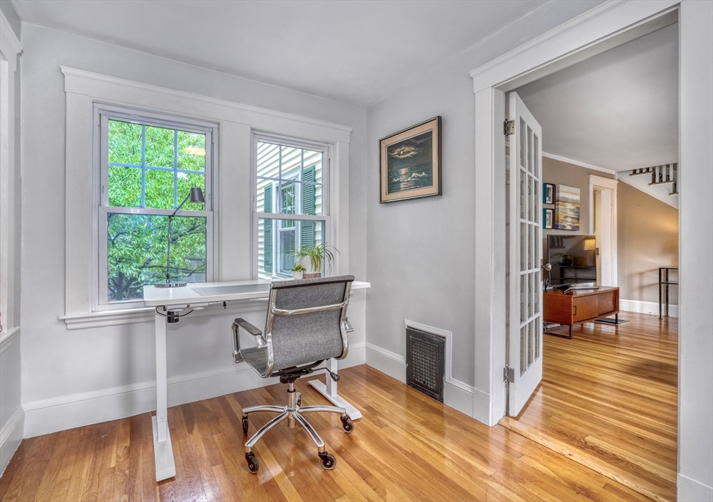 86 Pine Street Woburn, MA 01801 - Photo 11 of 27