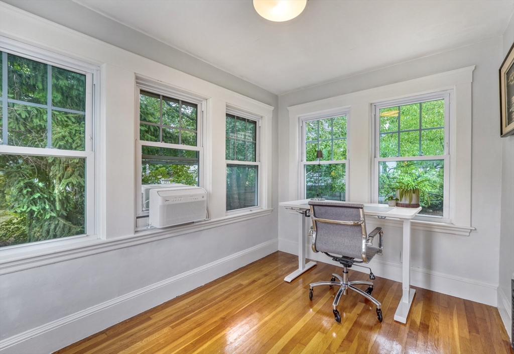 86 Pine Street Woburn, MA 01801 - Photo 12 of 27