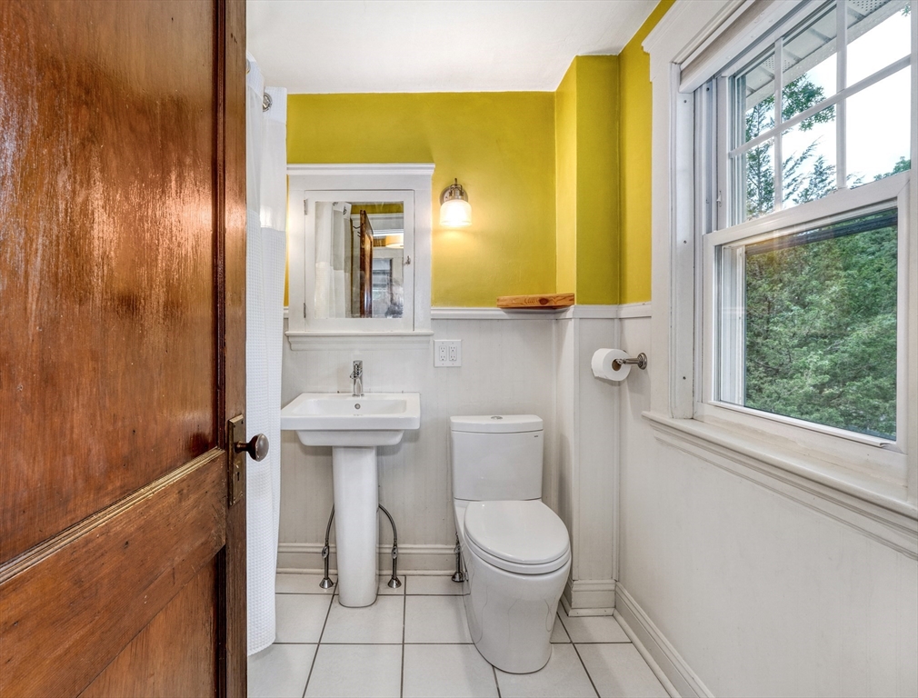 86 Pine Street Woburn, MA 01801 - Photo 18 of 27