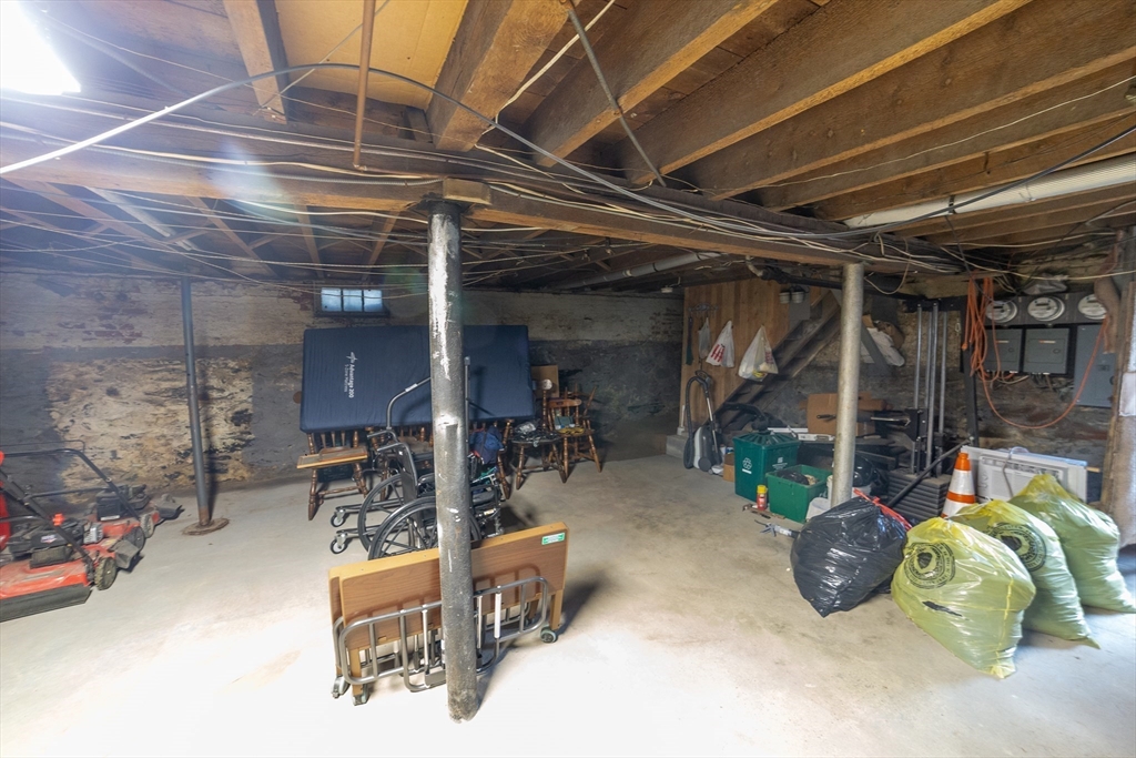 5 Suffield Street Worcester, MA 01610 - Photo 23 of 27