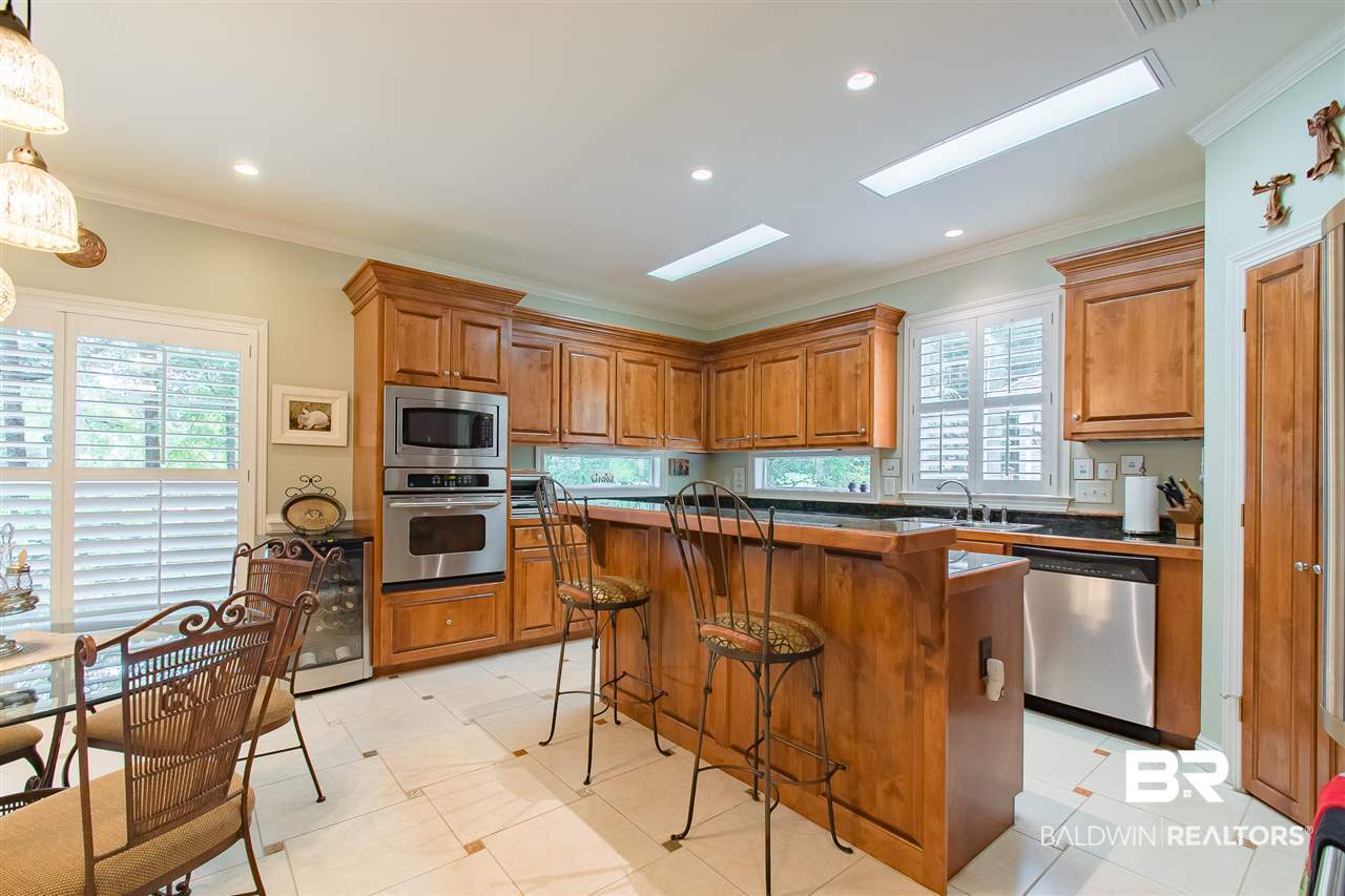 136 Easton Circle Fairhope, AL 36532 - Photo 13 of 41 Kitchen