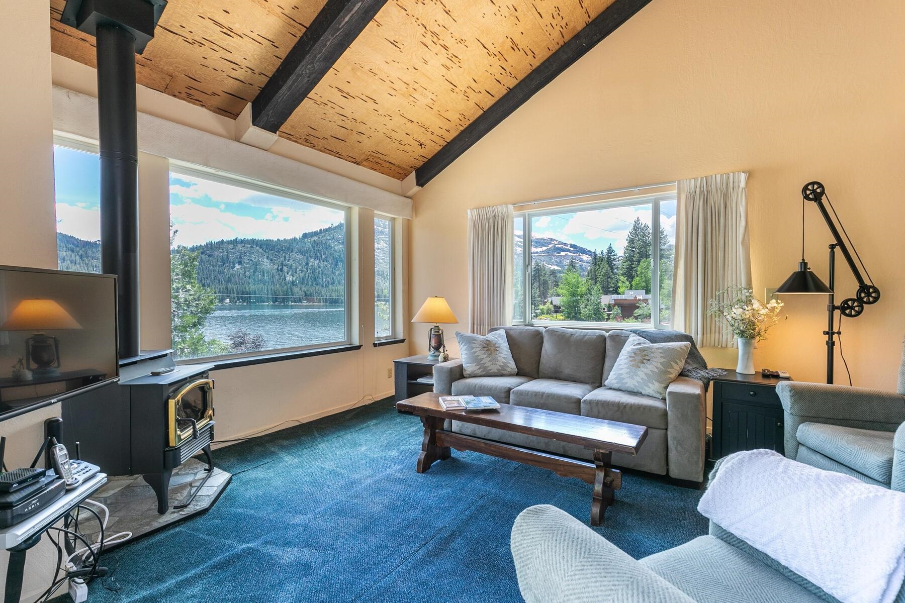 15518 Donner Pass Road, Unit 6 Truckee, CA 96161 - Photo 7 of 21 Gallery Image 7