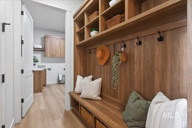 $1,095,000 | 6518 West Flathead Lake Street, Eagle, ID 83616