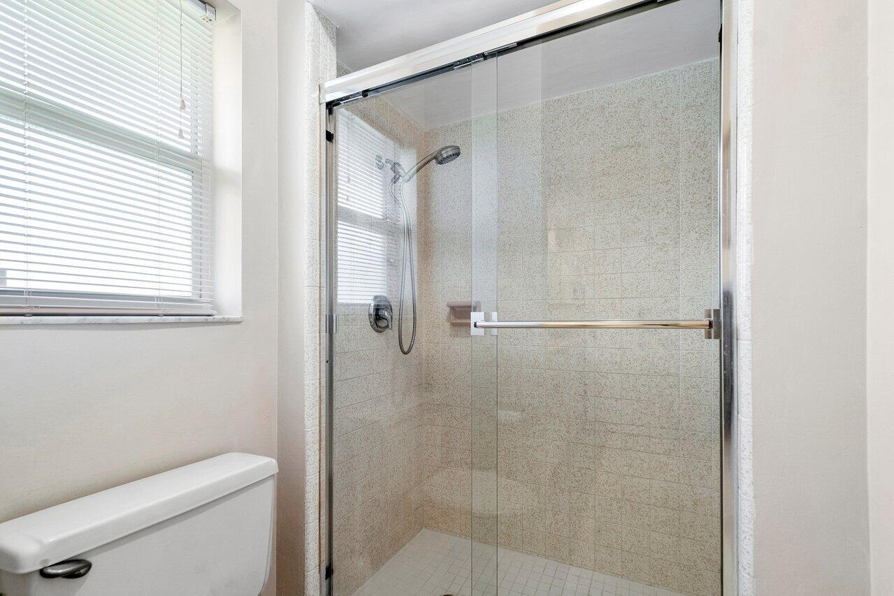 1567 Southwest 6th Terrace Boca Raton, FL 33486 - Photo 14 of 26 Primary bath