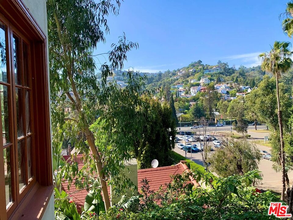 6776 Milner Road Los Angeles, CA 90068 - Photo 16 of 17 Gallery Image 16