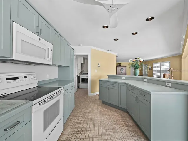 $1,348,000 | 1336 Benjamin Franklin Drive, Unit 2A, Sarasota, FL 34236