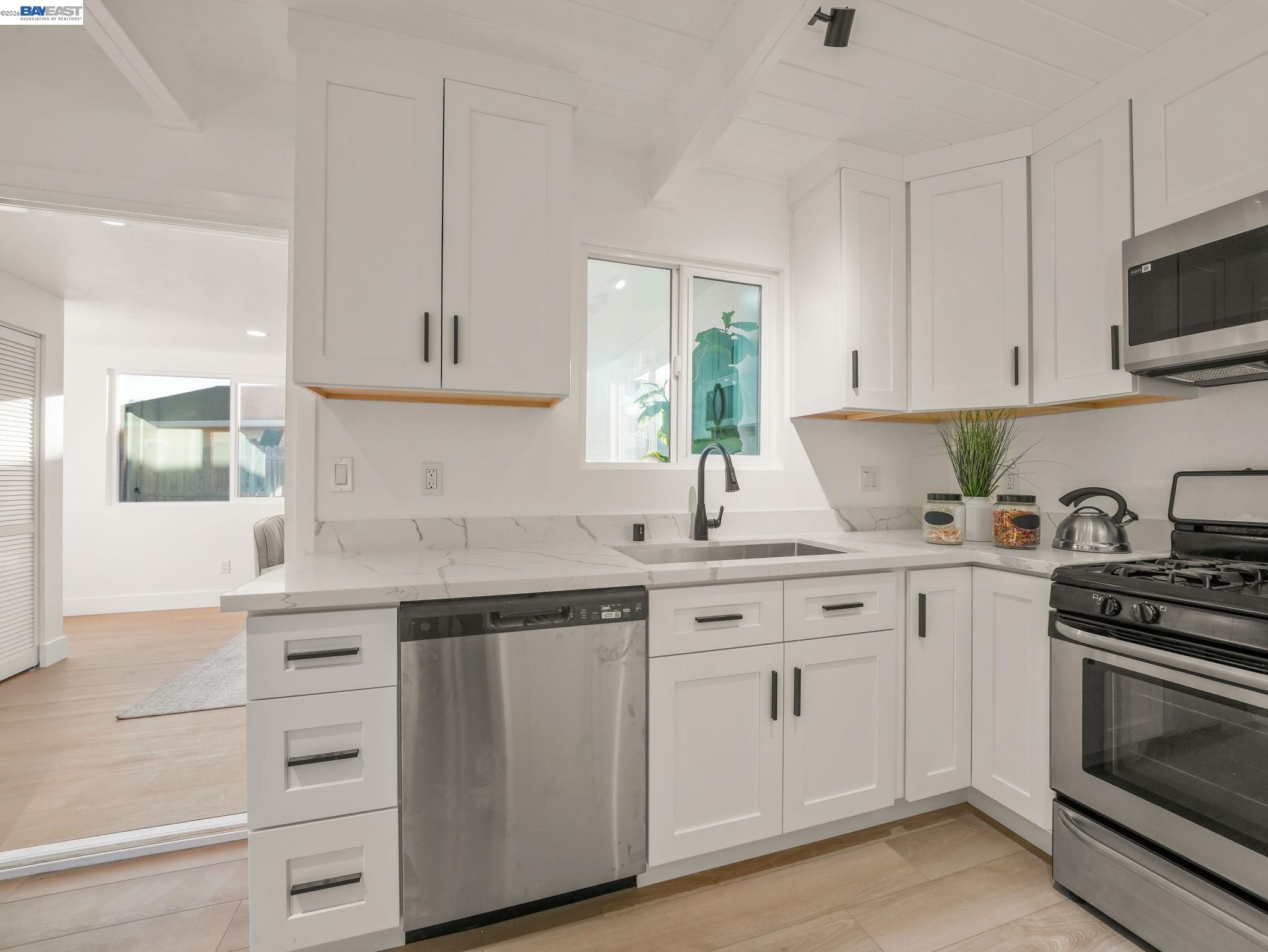 36605 Hafner Street Newark, CA 94560 - Photo 12 of 31