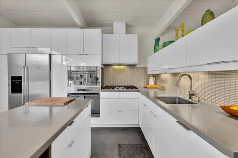 $1,199,000 | 566 East Lindsey Drive, Palm Springs, CA 92262