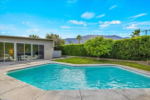 $1,199,000 | 566 East Lindsey Drive, Palm Springs, CA 92262