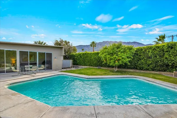 $1,199,000 | 566 East Lindsey Drive, Palm Springs, CA 92262