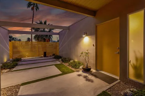 $1,199,000 | 566 East Lindsey Drive, Palm Springs, CA 92262