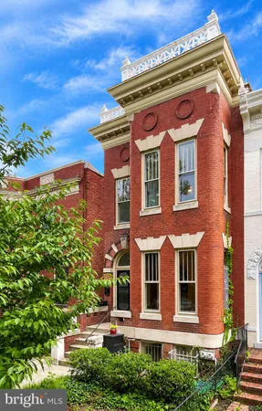 $1,899,000 | 727 Massachusetts Avenue Northeast, Washington, DC 20002