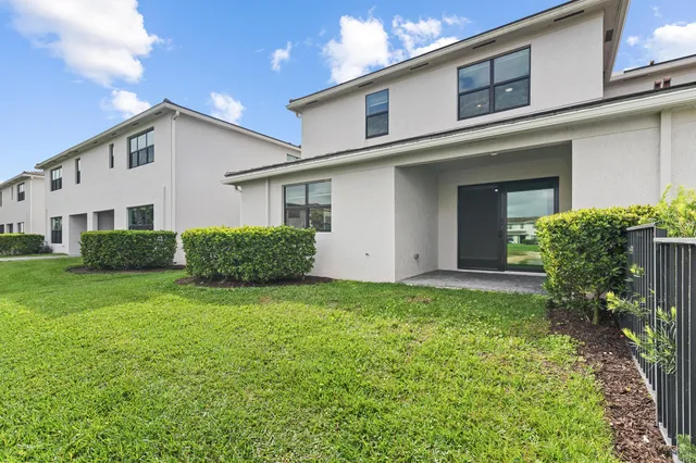 $574,900 | 8667 Corvus Drive, Lake Worth, FL 33467