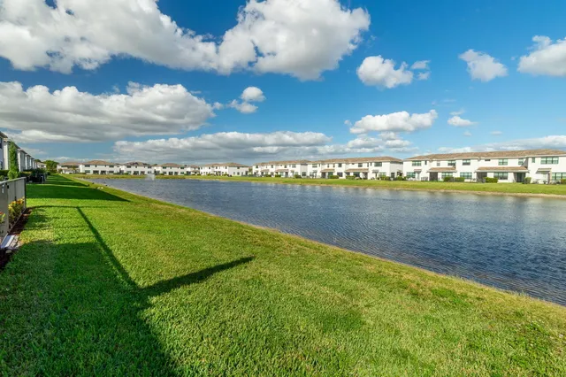 $574,900 | 8667 Corvus Drive, Lake Worth, FL 33467