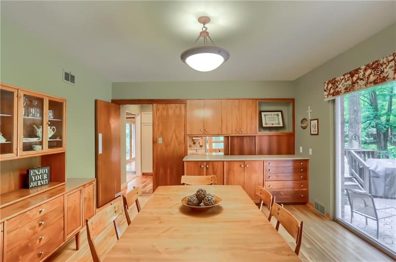 458 Ryndwood Road Pittsburgh, PA 15237 - Photo 10 of 25 Gallery Image 10
