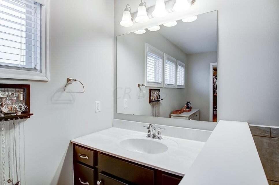 735 Meadow Ridge Way Marysville, OH 43040 - Photo 33 of 57 Primary En Suite