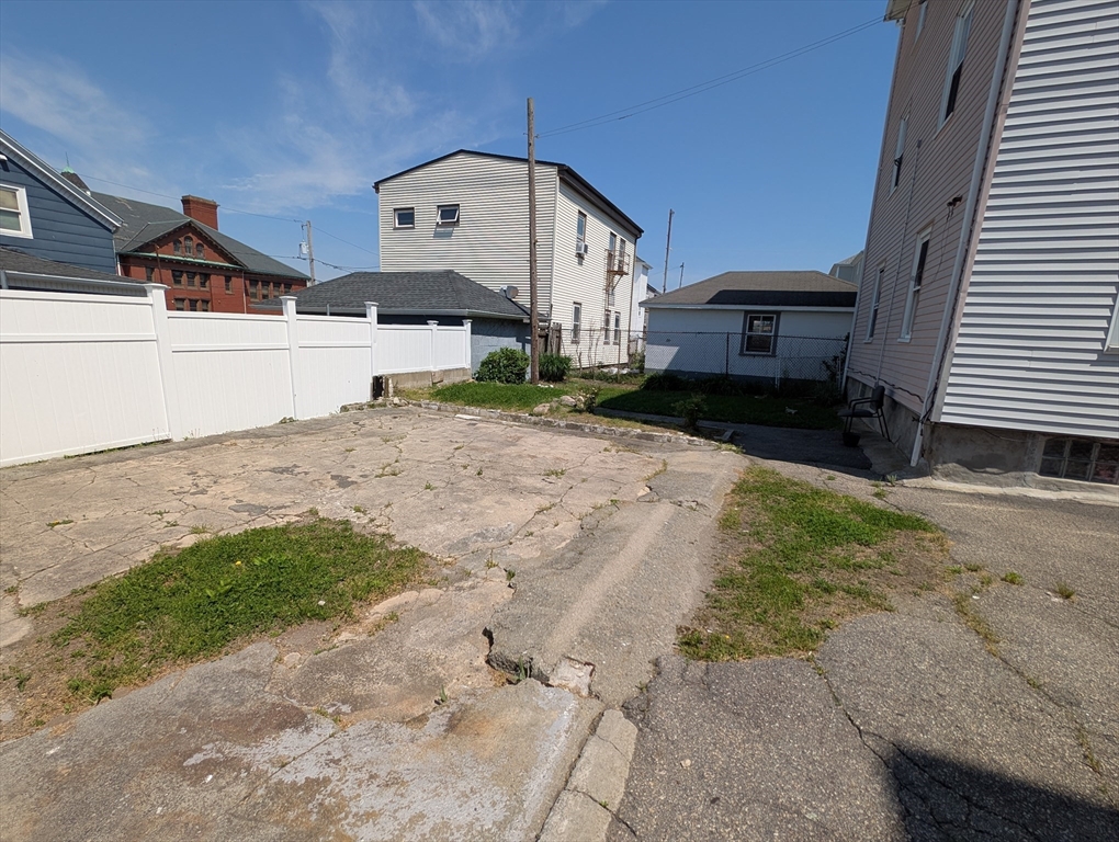 131 Thomas Street Fall River, MA 02723 - Photo 3 of 35