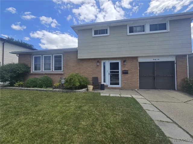 $327,500 | 36 Angela Lane, Cheektowaga, NY 14225