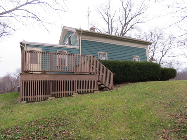 12212 Darrow Road Vermilion, OH 44089 - Photo 5 of 23 Side View Showing Side Deck
