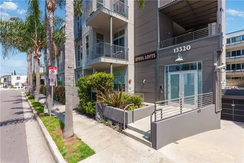 $1,089,000 | 13320 Beach Avenue, Unit 301, Marina del Rey, CA 90292