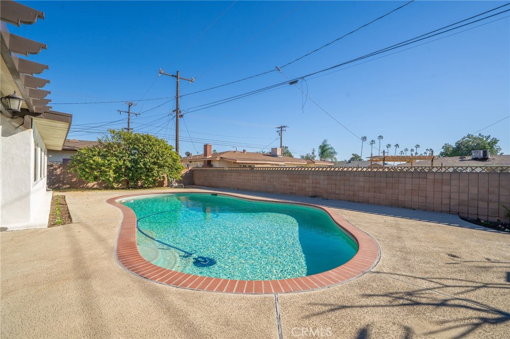 17481 Filbert Street Fontana, CA 92335 - Photo 33 of 37