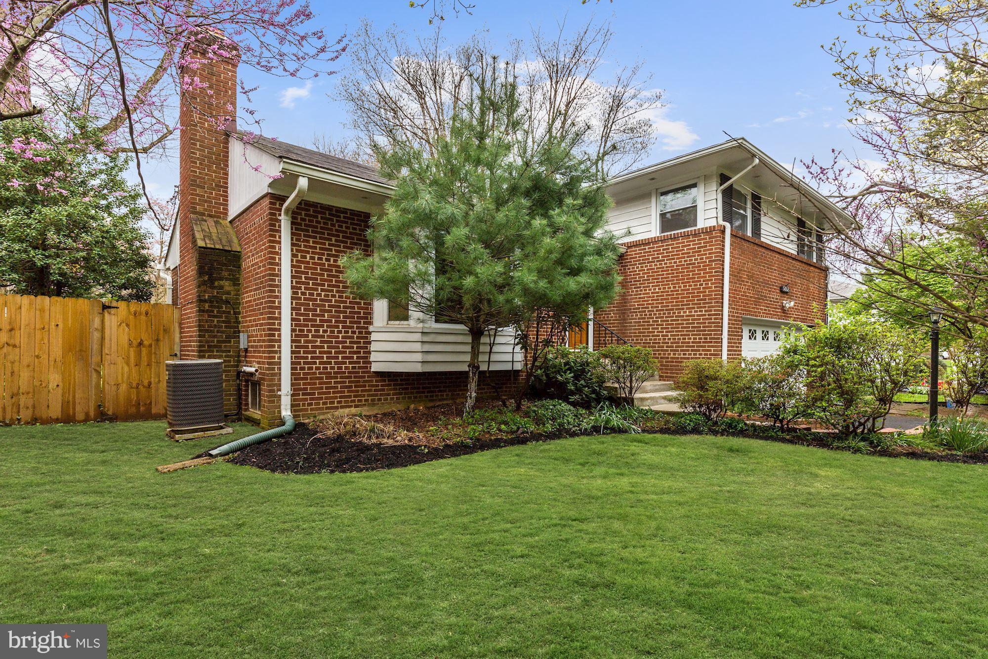5802 Greentree Road Bethesda, MD 20817 - Photo 2 of 29 Exterior (Front)