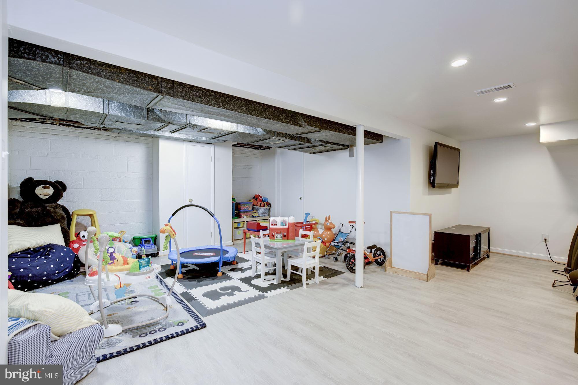 5802 Greentree Road Bethesda, MD 20817 - Photo 21 of 29 Basement