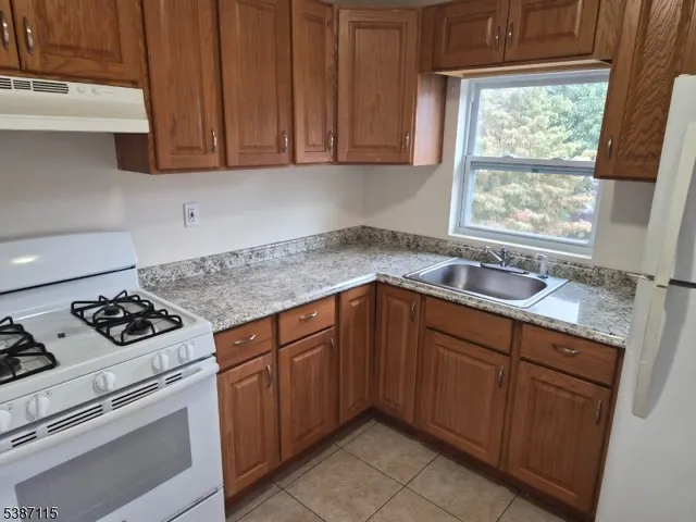 $2,200 | 510 East 7th Street, Unit 2, Plainfield, NJ 07060