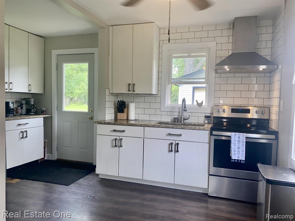947 Grace Avenue Rochester Hills, MI 48307 - Photo 16 of 47