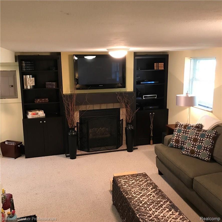 2429 Crane Road Fenton, MI 48430 - Photo 22 of 48 IMG_1056.JPG