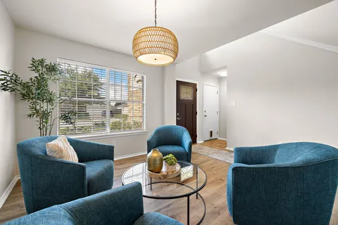 $310,000 | 214 Brown Street, Hutto, TX 78634