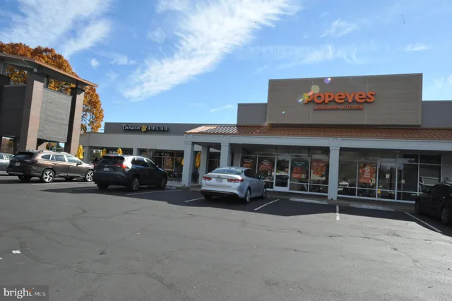 $1,800 | 5900 K Surrey Hill Place, Unit 697, Springfield, VA 22152