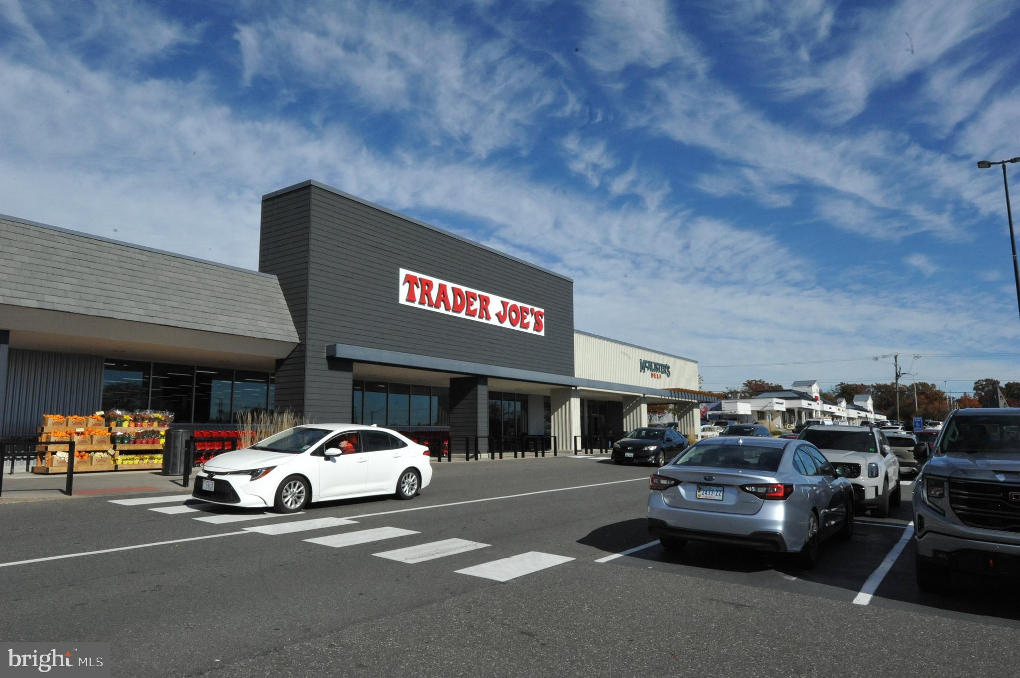 5900 K Surrey Hill Place, Unit 697 Springfield, VA 22152 - Photo 32 of 32 a view of parking