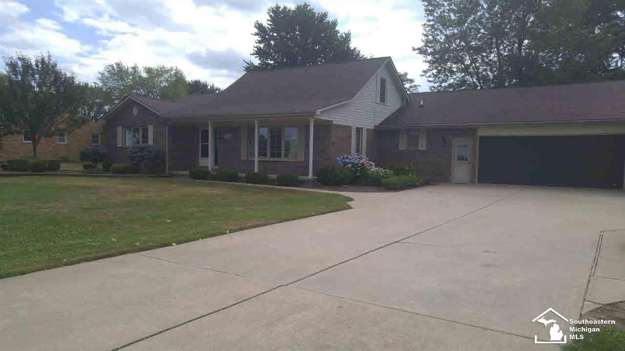 10505 Grafton Road Carleton, MI 48117 - Photo 30 of 34 21187740-29.JPG