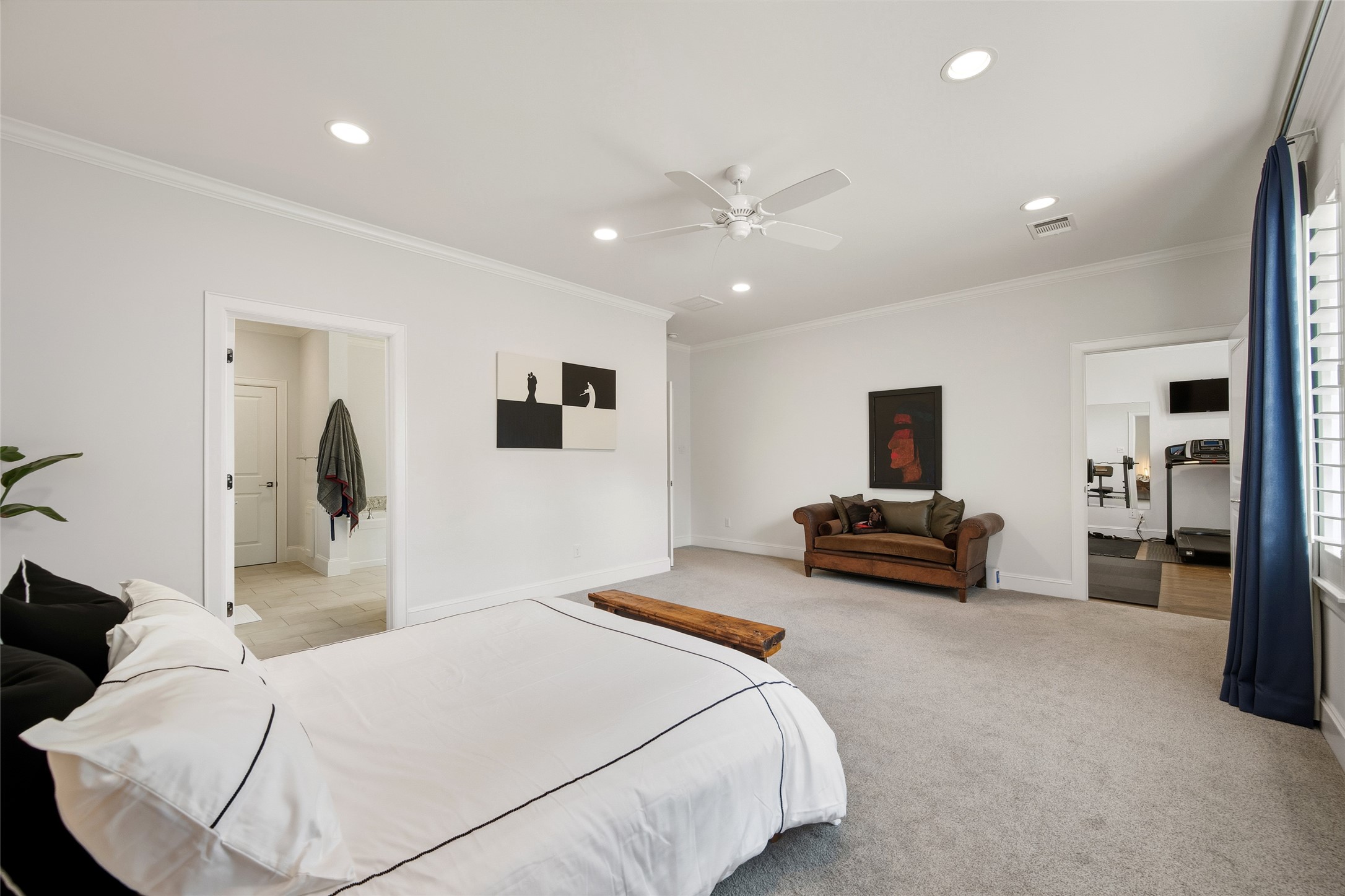 1118 Anderson Street Bellaire, TX 77401 - Photo 23 of 45 a bedroom with furniture and a large mirror