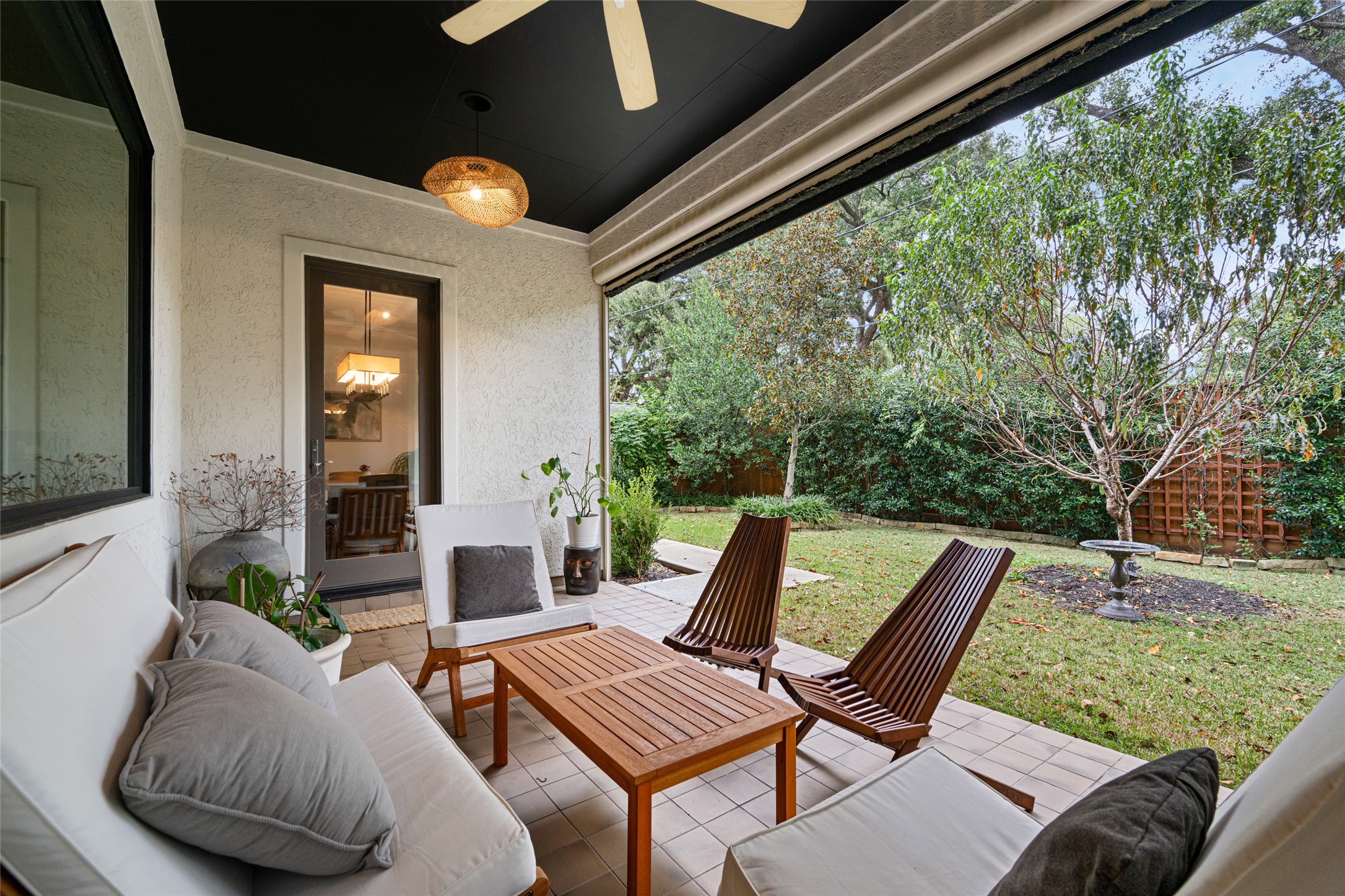 1118 Anderson Street Bellaire, TX 77401 - Photo 37 of 45 a outdoor living space with furniture and garden view