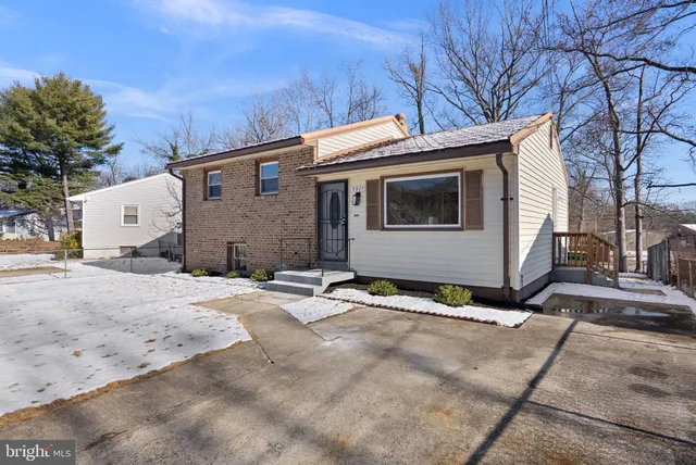 $420,000 | 5527 Duchaine Drive, Lanham, MD 20706