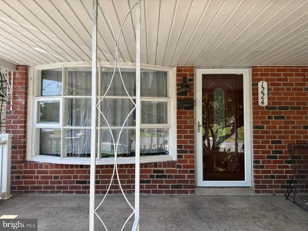 $2,400 | 1224 Eddystone Avenue, Crum Lynne, PA 19022