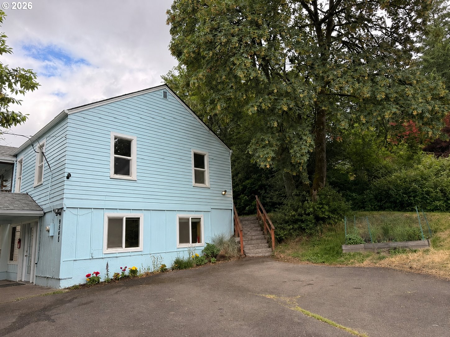 9540 Southwest Terwilliger Boulevard Portland, OR 97219 - Photo 3 of 44