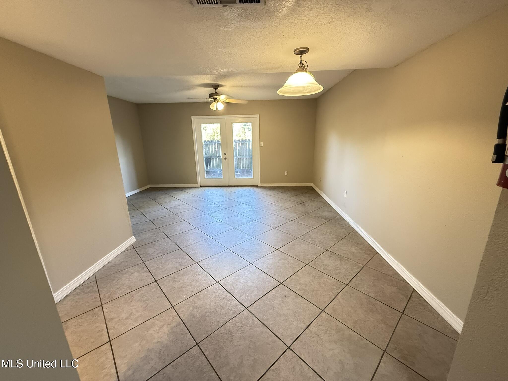 1625 Martin Bluff Road, Unit 24 Gautier, MS 39553 - Photo 11 of 22 IMG_8401