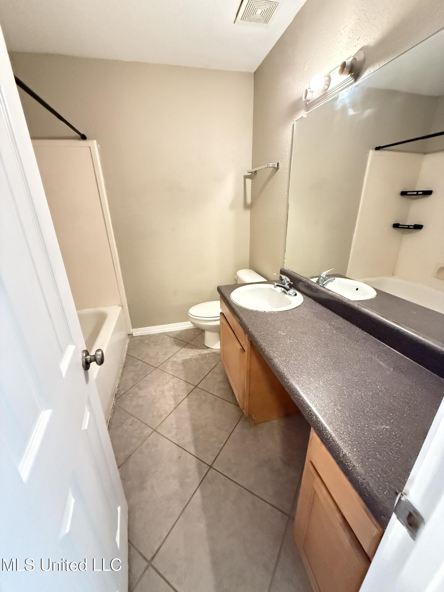 1625 Martin Bluff Road, Unit 24 Gautier, MS 39553 - Photo 16 of 22 IMG_8407